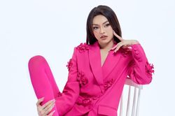 Nghi vấn Mai Ngô phẫu thuật thẩm mĩ, lấn sân sang ca hát để... 'đổi vận'