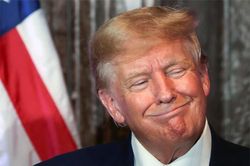 Sau khi bị truy tố, tỉ lệ ủng hộ ông Trump vượt xa các đối thủ cùng đảng