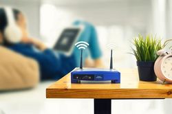 Tiền điện giảm rõ rệt nhờ thói quen rút phích cắm 4 thiết bị này