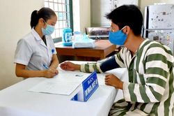 Trại tạm giam Công an tỉnh Nam Định khám sức khỏe định kỳ cho phạm nhân