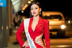 Đặng Thanh Ngân diện đồ khoét eo táo bạo ở sân bay lên đường dự thi Miss Supranational 2023
