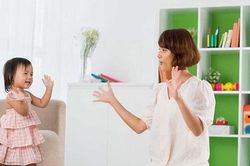 Bộ tranh: 3 mẹo nuôi dạy con đơn giản mà hiệu quả nhất