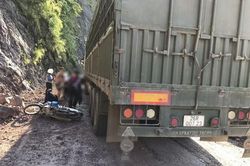 Điện Biên: Cô giáo trở lại trường gặp tai nạn tử vong, con trai 9 tuổi bị thương