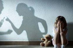 Dù giận đến mấy, cha mẹ cũng không nên nói 4 điều này trước mặt con