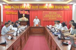 Mặt trận và các tổ chức chính trị-xã hội cần hướng mạnh về cơ sở