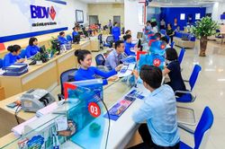 'Big 4' giảm mạnh lãi suất tiết kiệm