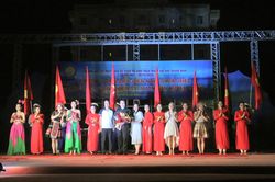 Liên đoàn Xiếc Việt Nam biểu diễn tại huyện đảo Cô Tô