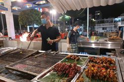 Đà Nẵng: Sẽ tăng cường kiểm tra, giám sát các cơ sở kinh doanh dịch vụ ăn uống mùa cao điểm du lịch