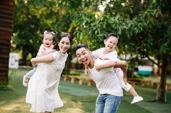 Ngày Gia đình Việt Nam (28/6): Đừng chỉ nỗ lực cho con có một cuộc sống vật chất đủ đầy