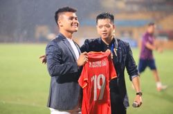 Quang Hải lần đầu xuất hiện trong màu áo CLB Công an Hà Nội