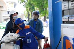 Giá xăng trong nước thấp so với thế giới, nhưng vẫn cao với thu nhập bình quân người Việt