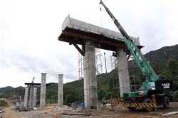 Kiểm tra thông tin dầm cầu Cao tốc Bắc-Nam tại Nghệ An bị đổ sập
