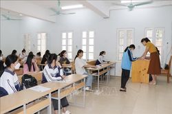 Kỳ thi tốt nghiệp THPT 2023: Thí sinh được phép mang đồng hồ đeo tay cơ vào phòng thi