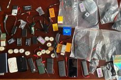 Triệt phá 2 đường dây cung cấp thiết bị gian lận thi cử quy mô lớn