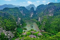 Ninh Bình đánh thức di sản, phát triển du lịch bền vững