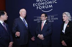 Thủ tướng Phạm Minh Chính tiếp Giáo sư Klaus Schwab