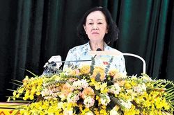 Thường trực Ban Bí thư Trương Thị Mai tiếp xúc cử tri huyện Tân Lạc, tỉnh Hòa Bình