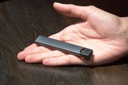 Thuốc lá thế hệ mới cần được thí điểm quản lý đồng thời