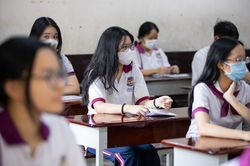 Đề thi Ngữ văn xuất hiện trên mạng trước khi hết giờ làm bài