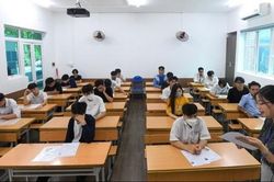 Sáng nay (28/6), hơn 1 triệu thí sinh bước vào môn thi Ngữ văn, kỳ thi tốt nghiệp THPT 2023