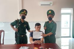 Bắt đối tượng cất giấu lượng lớn chất ma túy trong xe gắn máy