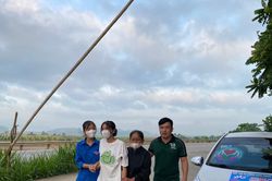 Sốt cao 39 độ nữ sinh vẫn ra viện để vào phòng thi