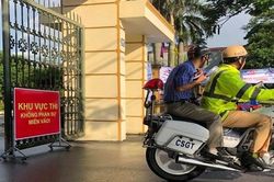 Thí sinh ngủ quên, công an phải dùng môtô đặc chủng đến tận nhà đón