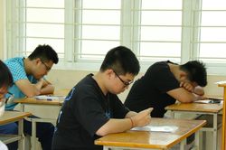 Bộ GD-ĐT thừa nhận đề Ngữ văn xuất hiện trên mạng chỉ sau 25 phút làm bài