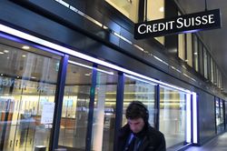 UBS cắt giảm nhân sự ở Credit Suisse sau vụ siêu sáp nhập