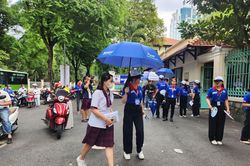 Kỳ thi tốt nghiệp THPT 2023: Thí sinh bắt đầu làm bài môn Toán