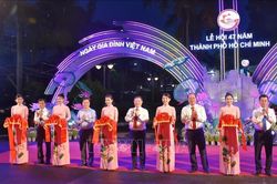 Lễ kỷ niệm 325 năm thành lập thành phố Sài Gòn - Thành phố Hồ Chí Minh