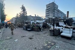 Trung tâm thành phố Kramatorsk trúng tên lửa của Nga, ít nhất 4 người thiệt mạng