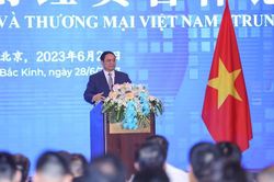 Thủ tướng Phạm Minh Chính kêu gọi doanh nghiệp Trung Quốc tham gia phát triển hạ tầng chiến lược tại Việt Nam
