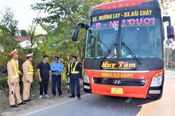 Phối hợp xử lý nghiêm vi phạm về trật tự, an toàn giao thông