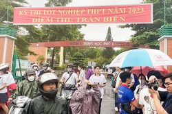 Kết thúc thi môn Văn, Toán: Không dễ đạt điểm 9, 10