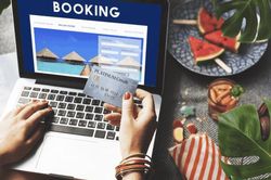 Nhiều người cay đắng mất hàng chục triệu đồng khi mua tour du lịch qua mạng xã hội