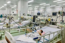 TP.HCM: Bệnh tay chân miệng tăng gấp đôi, nguy cơ thiếu thuốc điều trị