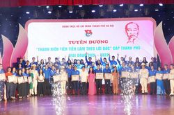 Hà Nội tuyên dương 69 'Thanh niên tiên tiến làm theo lời Bác'