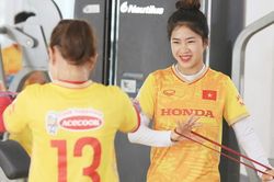 HLV Mai Đức Chung: 'Thể lực dồi dào của Thanh Nhã khiến trung vệ tuyển Đức đuổi theo không kịp'