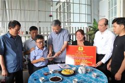 Vụ tấn công trụ sở xã ở Đắk Lắk: Đại tướng Tô Lâm thăm hỏi gia đình các liệt sĩ