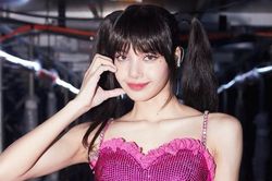 Lisa nhóm BlackPink: Nhà triệu đô, đi chuyên cơ riêng, xế hộp chục tỷ đồng