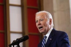 Ông Biden bắt đầu sử dụng máy trợ thở trong khi ngủ