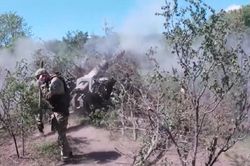 Video pháo binh Nga nã đạn cấp tập vào sở chỉ huy Ukraine gần Bakhmut