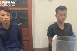 Bắt 2 đối tượng trên đường vận chuyển ma túy đi tiêu thụ