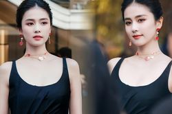 Bạch Lộc kiêu kỳ trong bộ cánh đen, ngượng chín mặt khi đọc nhầm tên thương hiệu