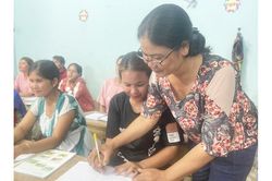Người dân Ia Piar vượt khó học chữ