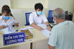 Người có mức lương hưu cao nhất cả nước 124 triệu đồng/tháng đã đóng BHXH thế nào?