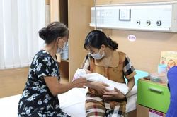 Phú Thọ: Điều trị, nuôi dưỡng thành công trẻ sinh non 700 gram