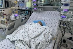 5 trẻ nhập viện nguy kịch, bác sĩ chỉ cách nhận biết sốt xuất huyết chuyển nặng
