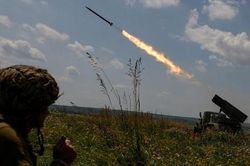 Ukraine tuyên bố tiếp tục tiến công, Nga điều thêm lực lượng đến Bakhmut
